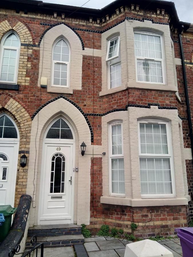 Cheapsleepz 49 Moscow Drive Hotel Liverpool Exterior photo